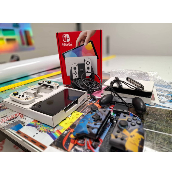 Nintendo Switch OLED – kot nov + dodatna oprema